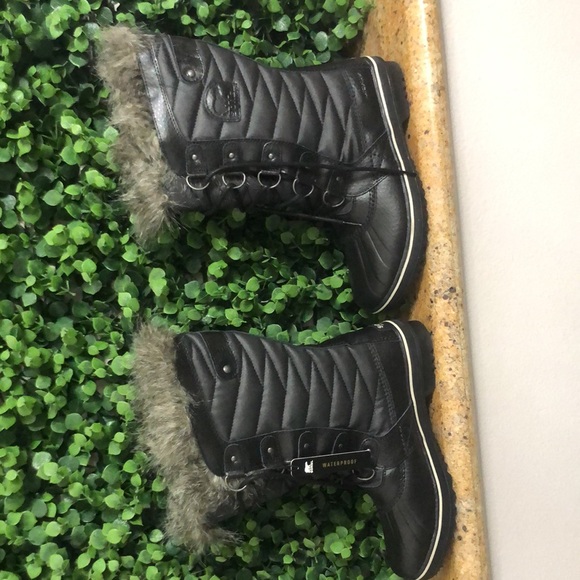 Sorel Tofino boots - Picture 2 of 5